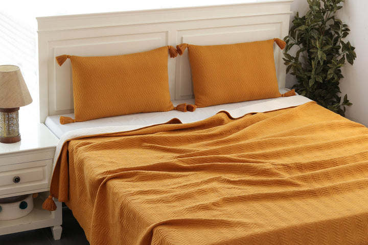 Zig Zag 100% Cotton Knitted with Polyester filled King Size Bed Cover with 2 Pillow Cover